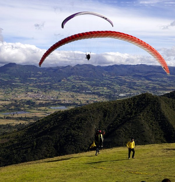 Parapente à Annecy : entrez dans l'univers du vol libre !